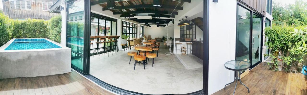 Stay Here Hostel チエンマイ エクステリア 写真